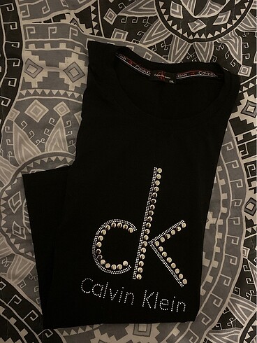 Calvin klein tshirt