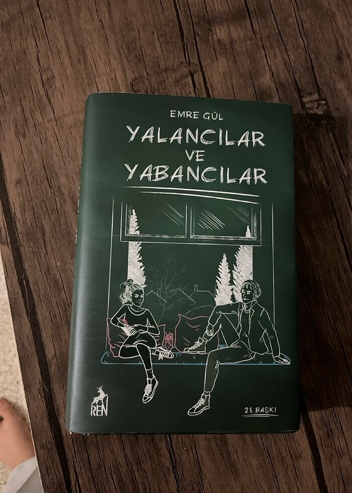 yalancilar ve yabancilar iki kitap kutulu set ciltli - Görsel 2