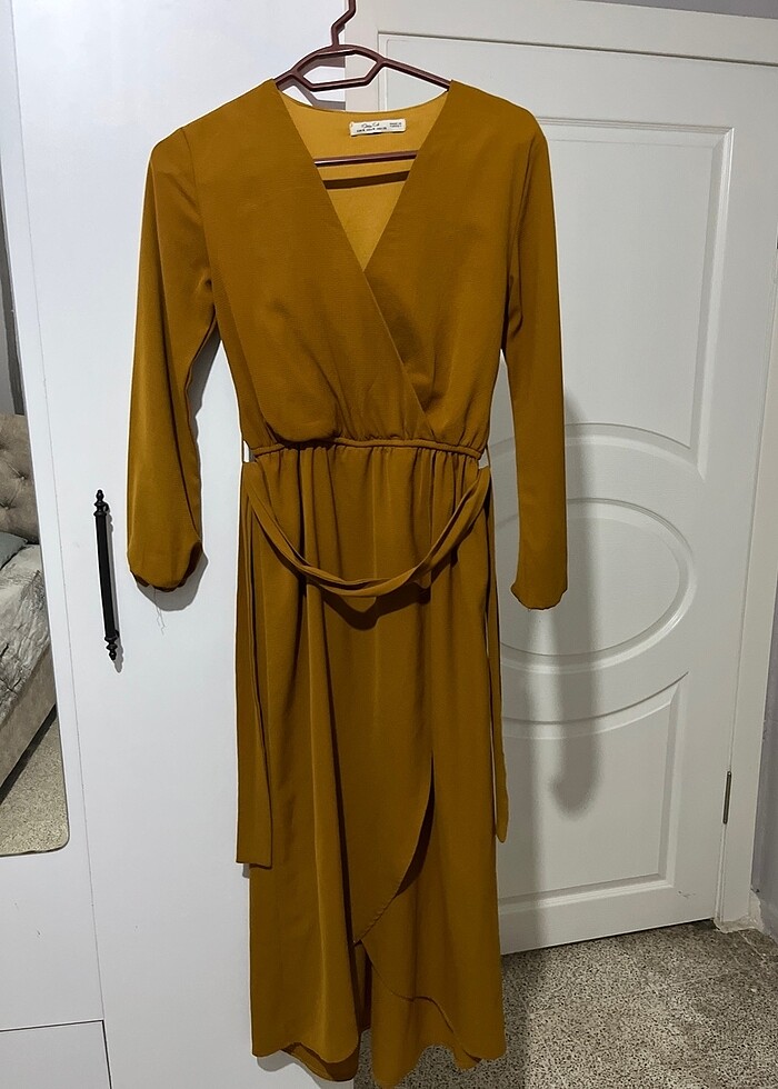 koyu hardal sarisi elbise yirtmacli - Görsel 5