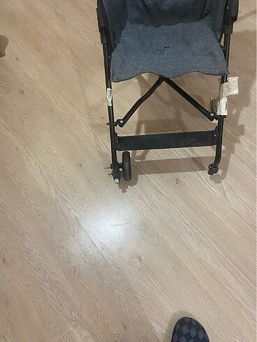 9- 36 kg Beden gri Renk Baston tipi tekerlek arızası olan hafif bebek arabası