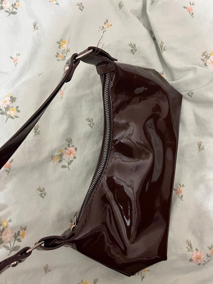 Kahverengi Parlak Deri Kadın Çanta - Görsel 2