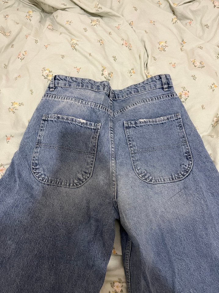 Mavi Düğmeli Rahat Kesim Midi Kot Pantolon - Görsel 3