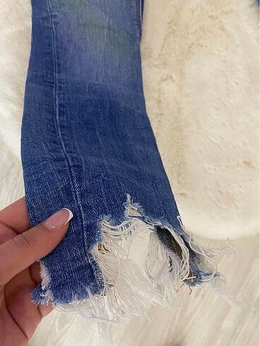 34 Beden mavi Renk Zara jean