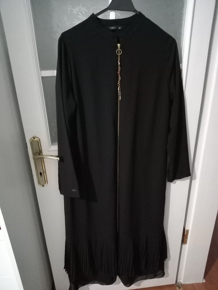 Zincir Detaylı Siyah Uzun Kadın ferace - Görsel 2