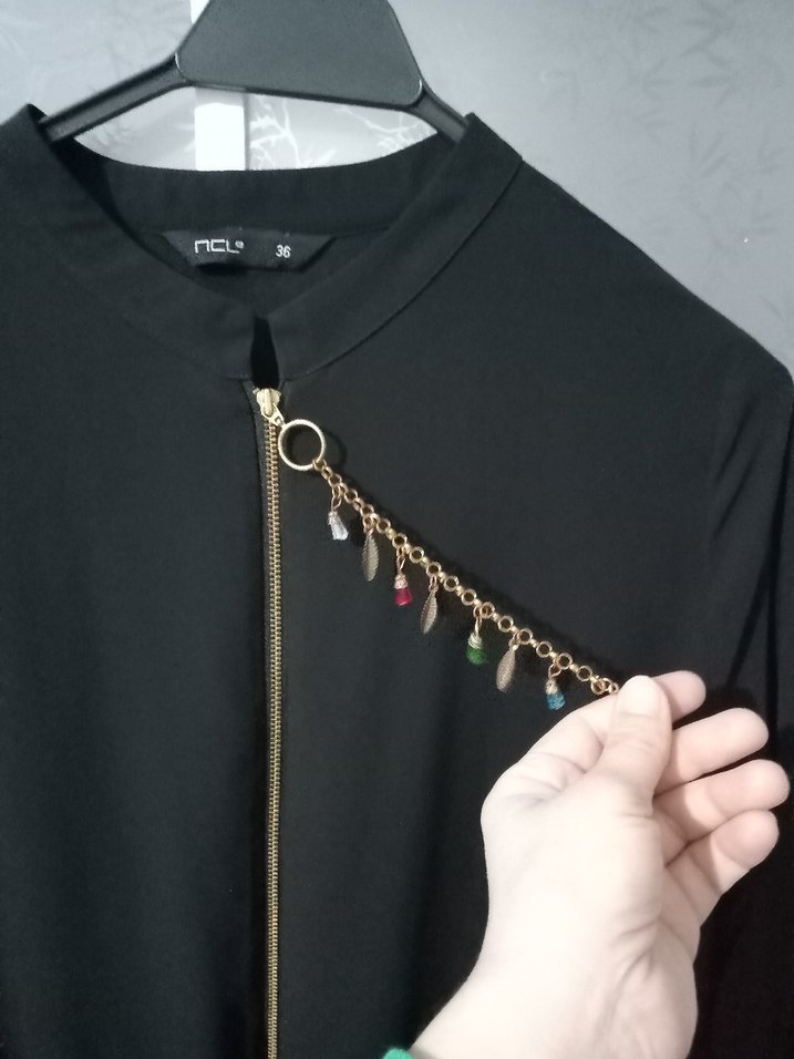 Zincir Detaylı Siyah Uzun Kadın ferace - Görsel 3