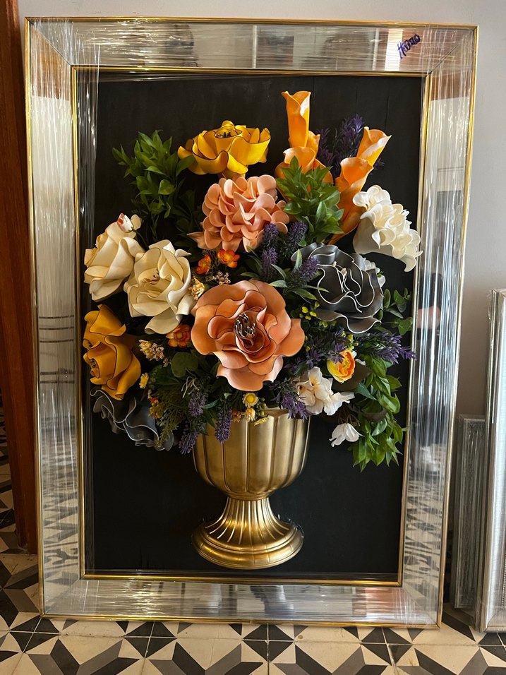 Çiçekli Altın Vazo Tablosu - Görsel 3