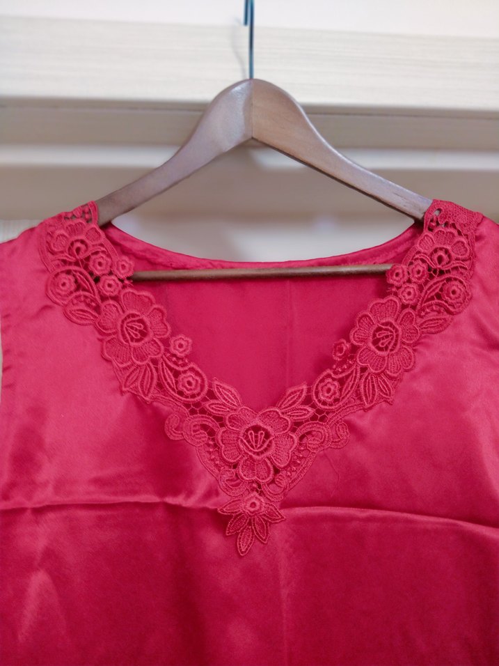 Saten kırmızı gecelik - Görsel 2