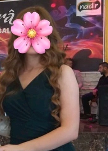 V yaka koyu yesiil uzun yırtmaçlı abiye