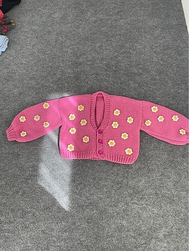 Pembe papatya çicekli hırka