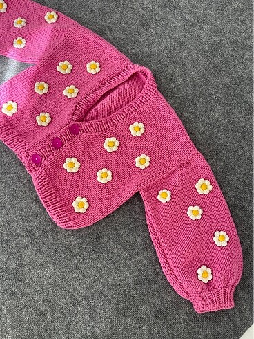 Zara Pembe papatya çicekli hırka
