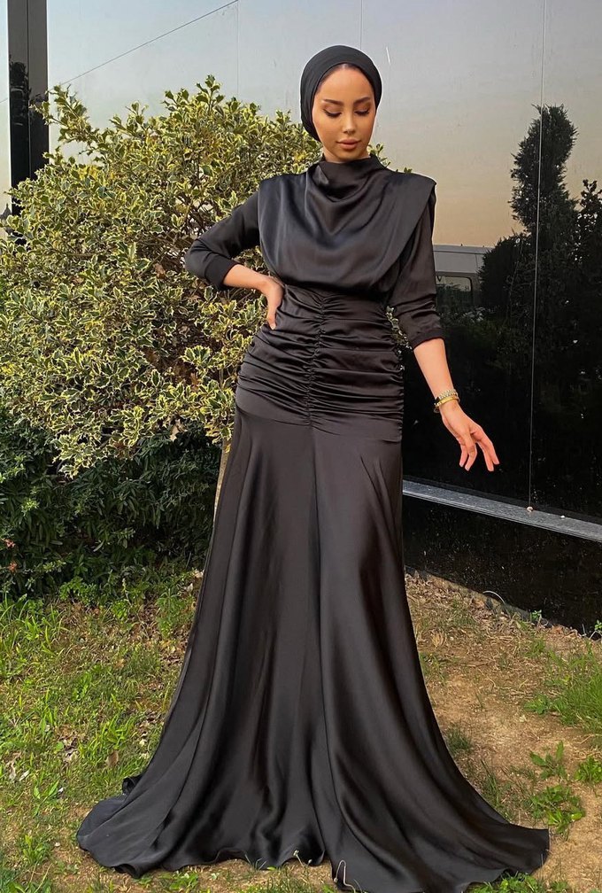 Siyah uzun kollu abiye - Görsel 2