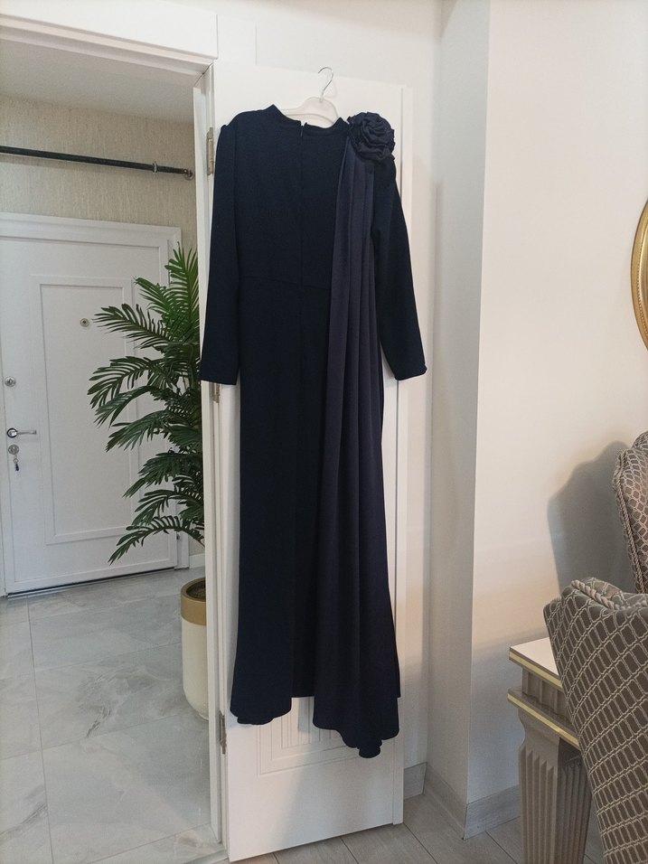 Uzun Lacivert Drapeli Kadın Elbise - Görsel 3