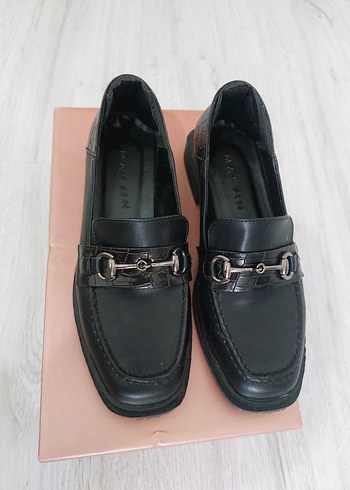 Tokalı Siyah Kadın Loafer Ayakkabı