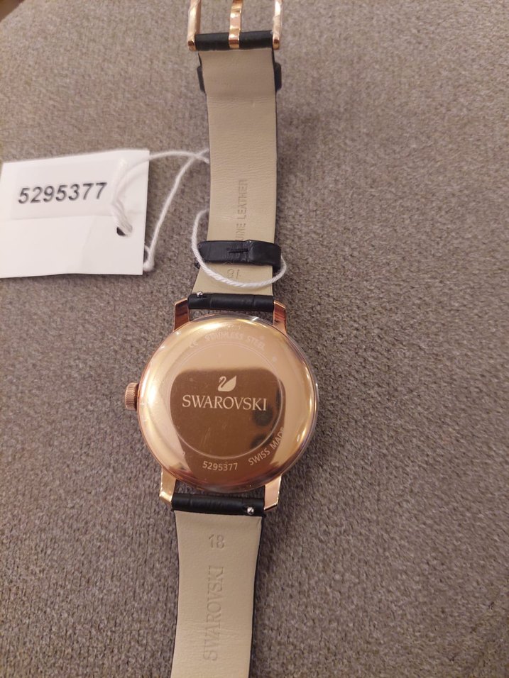 Swarowski Kemer Tokalı Siyah Kadın Kol Saati - Görsel 3