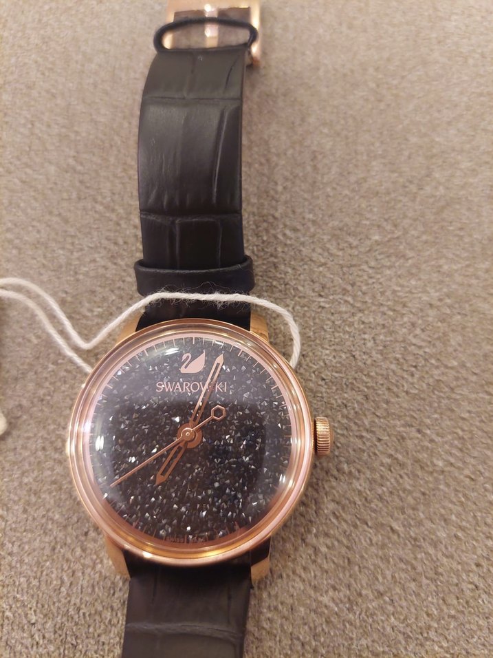 Swarowski Kemer Tokalı Siyah Kadın Kol Saati - Görsel 2