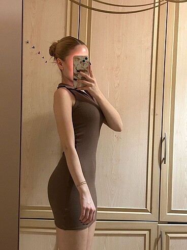 kahverengi mini triko elbise