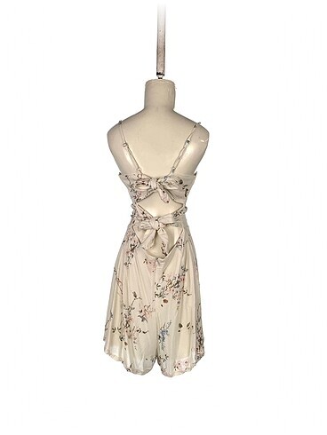 s Beden PreLoved Kısa Tulum %70 İndirimli.