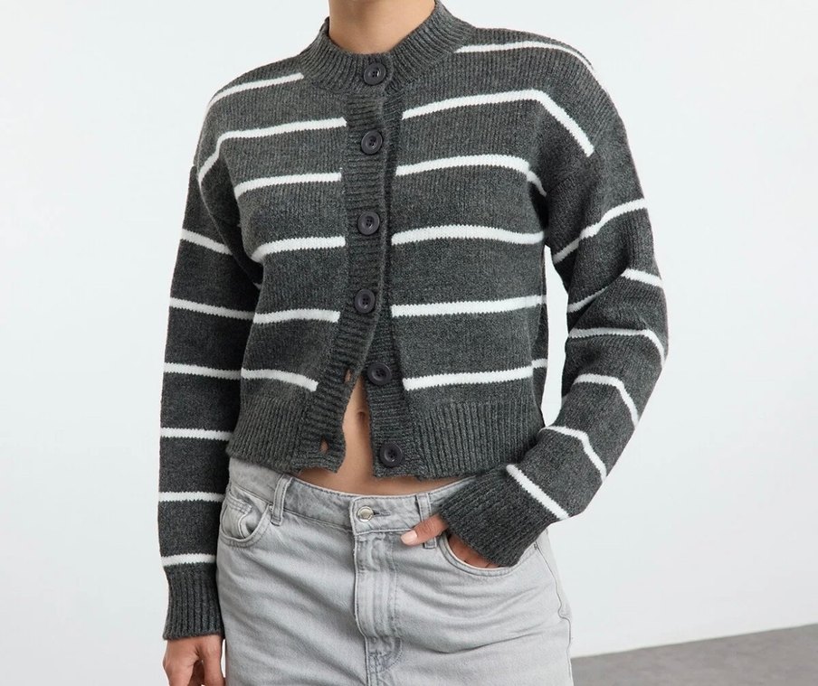 Gri Çizgili Uzun Kollu Örgü Hırka - Görsel 2