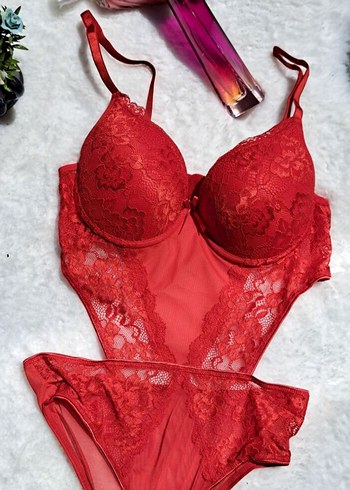 Victoria s Secret Kırmızı dantelli bodysuit