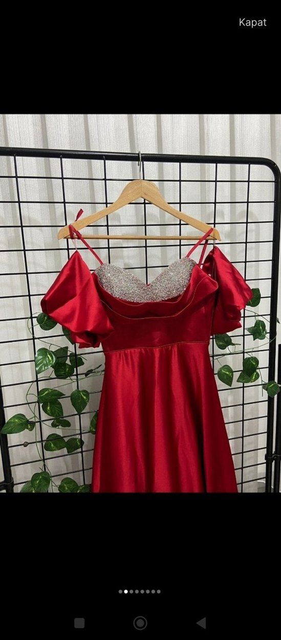 kadın kırmızı gece elbisesi - Görsel 2