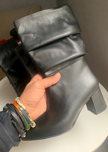 Diğer Kadın Siyah Deri Pliseli Stiletto Bot