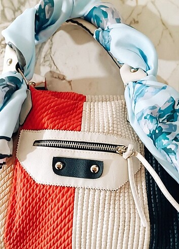Zara Çok kullanışlı 3 zinciri olan çanta