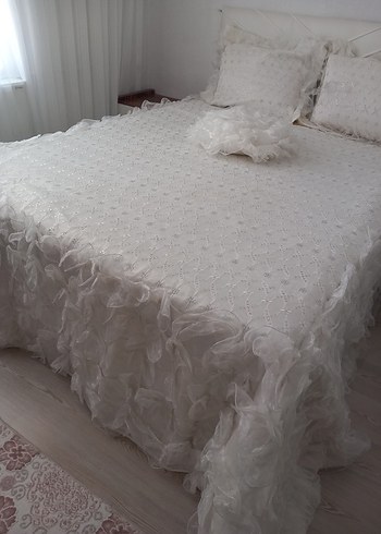 Beyaz Yatak Örtüsü - Görsel 3