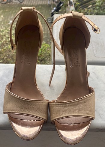 Bej Parlak İnce Topuklu Kadın Abiye Ayakkabı - Görsel 4