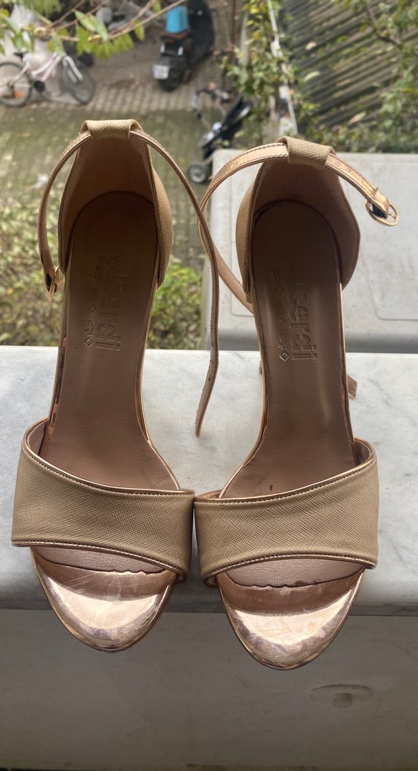 Bej Parlak İnce Topuklu Kadın Abiye Ayakkabı - Görsel 4