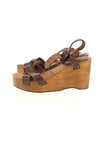 Zara Dolgu Topuk %70 İndirimli.
