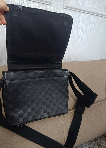 Erkek Siyah Kareli Tokalı Omuz Çantası - Görsel 3