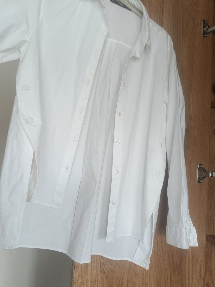 Düğmeli Beyaz Pamuklu Uzun Kollu Gömlek - Görsel 4