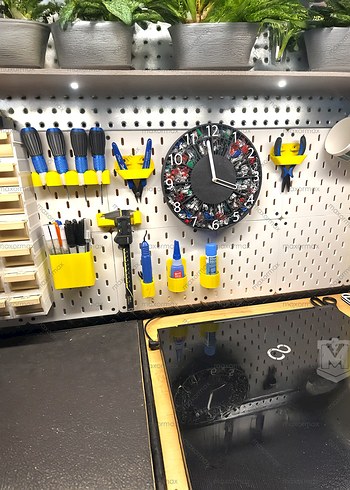 Beden Renk Skadis Tarzı Pano - Pegboard - 20x20cm.