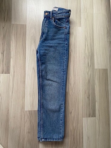 Stradivarius slim fit mom jean