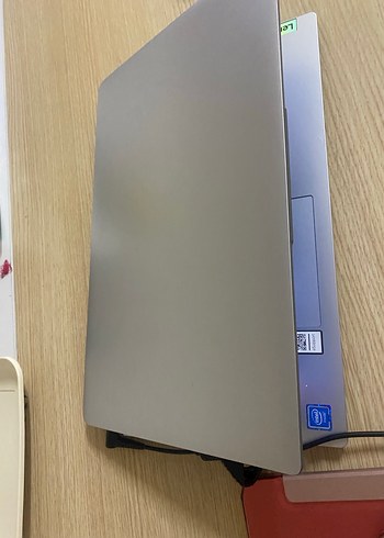 Beden Renk Gri Renkli Laptop