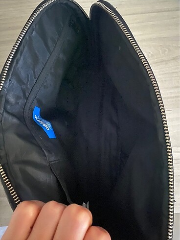  Beden siyah Renk Adidas kol çantası