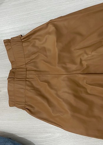 Bej Deri Kemerli Mini Şort - Görsel 4