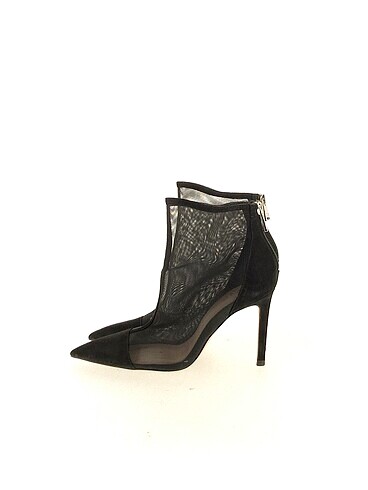 Zara Stiletto %70 İndirimli.