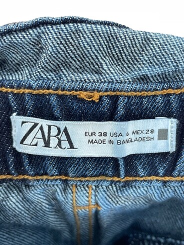 38 Beden çeşitli Renk Zara Mini Şort %70 İndirimli.