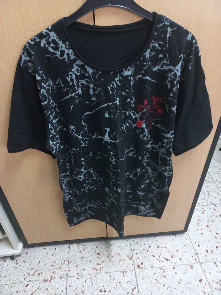 Siyah Baskılı Kısa Kollu Salaş Kadın Tişört - Görsel 2