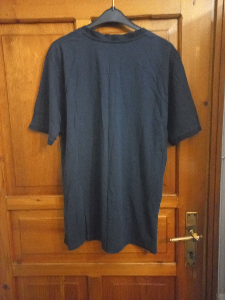 Düğmeli Siyah Bağlama Desenli Erkek Tişört - Görsel 5