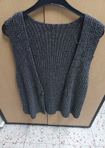 Gri V Yakalı Kısa Triko Kadın Yelek - Görsel 6