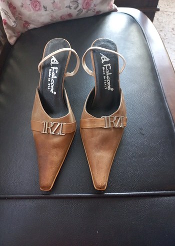 Bej Deri Tokalı Stiletto Kadın Ofis Ayakkabısı