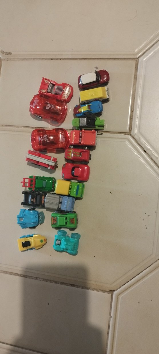 çeşitli oyuncaklar - Görsel 4