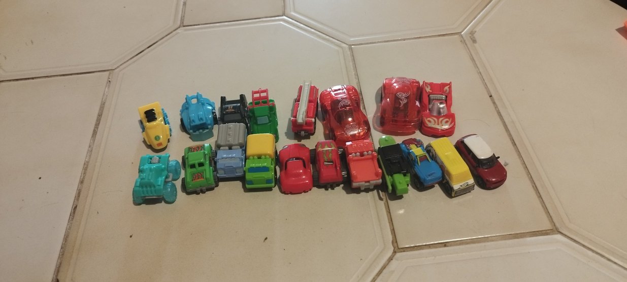 çeşitli oyuncaklar - Görsel 5