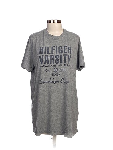 Tommy Hilfiger T-shirt %70 İndirimli.
