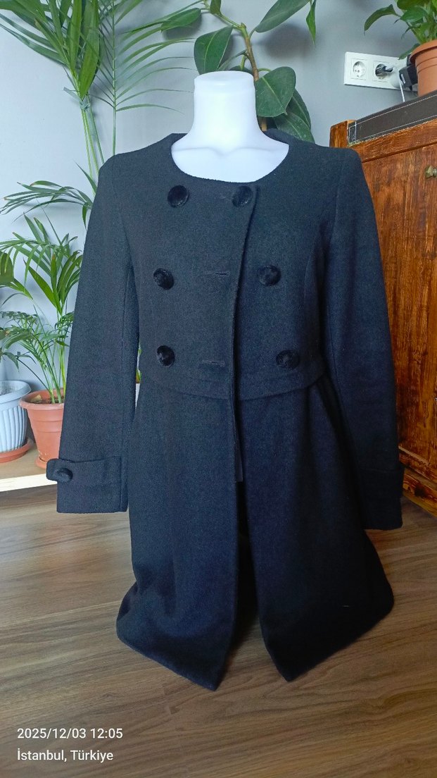 Düğmeli Siyah Kadın Kaban - Görsel 2