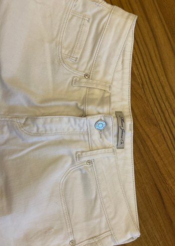 Beyaz Kadın Midi Bermuda Şort - Görsel 3