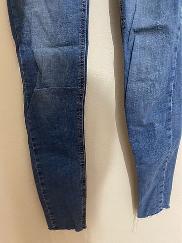 Bershka Mavi push up jean