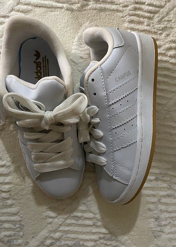 Adidas Beyaz Bağcıklı Kadın Spor Ayakkabı